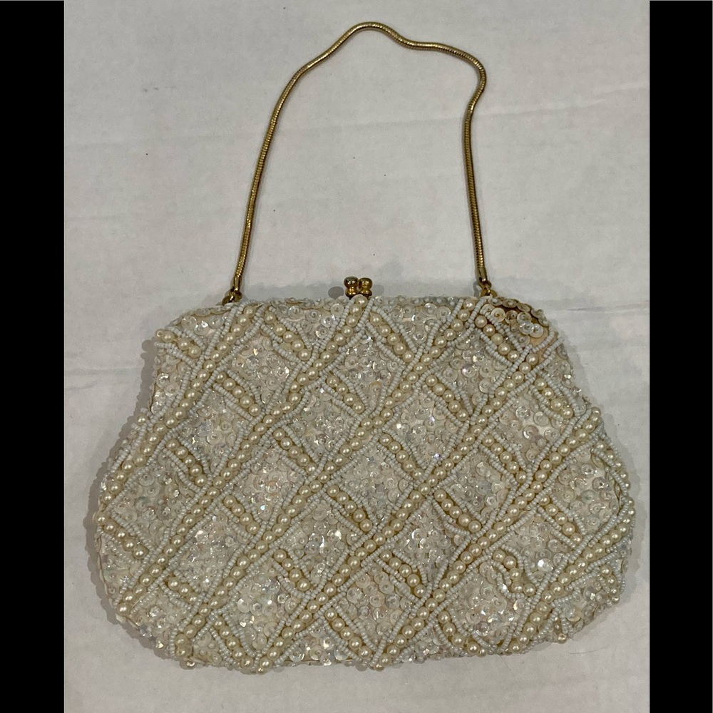 Beautiful vintage beaded white sparkly clutch